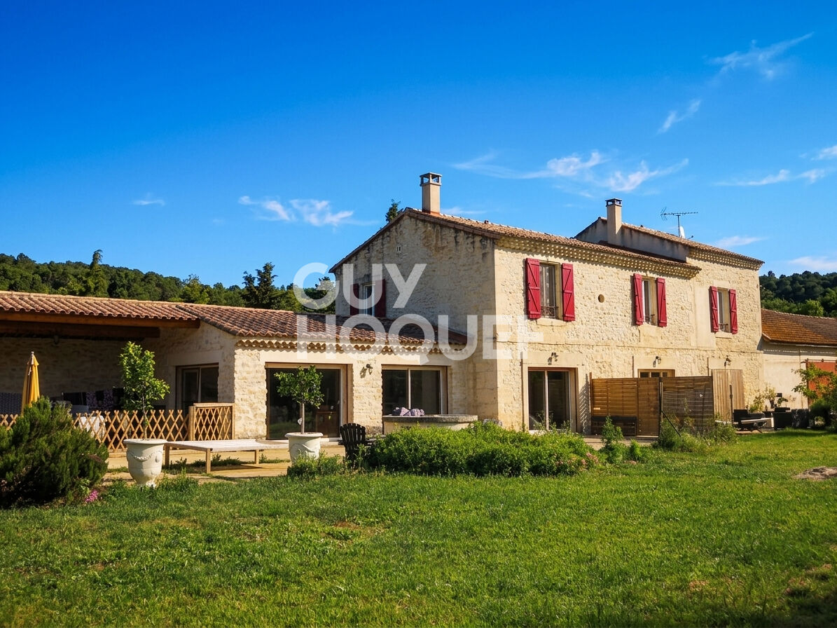 Mas en campagne , deux habitations avec garage et Hangar