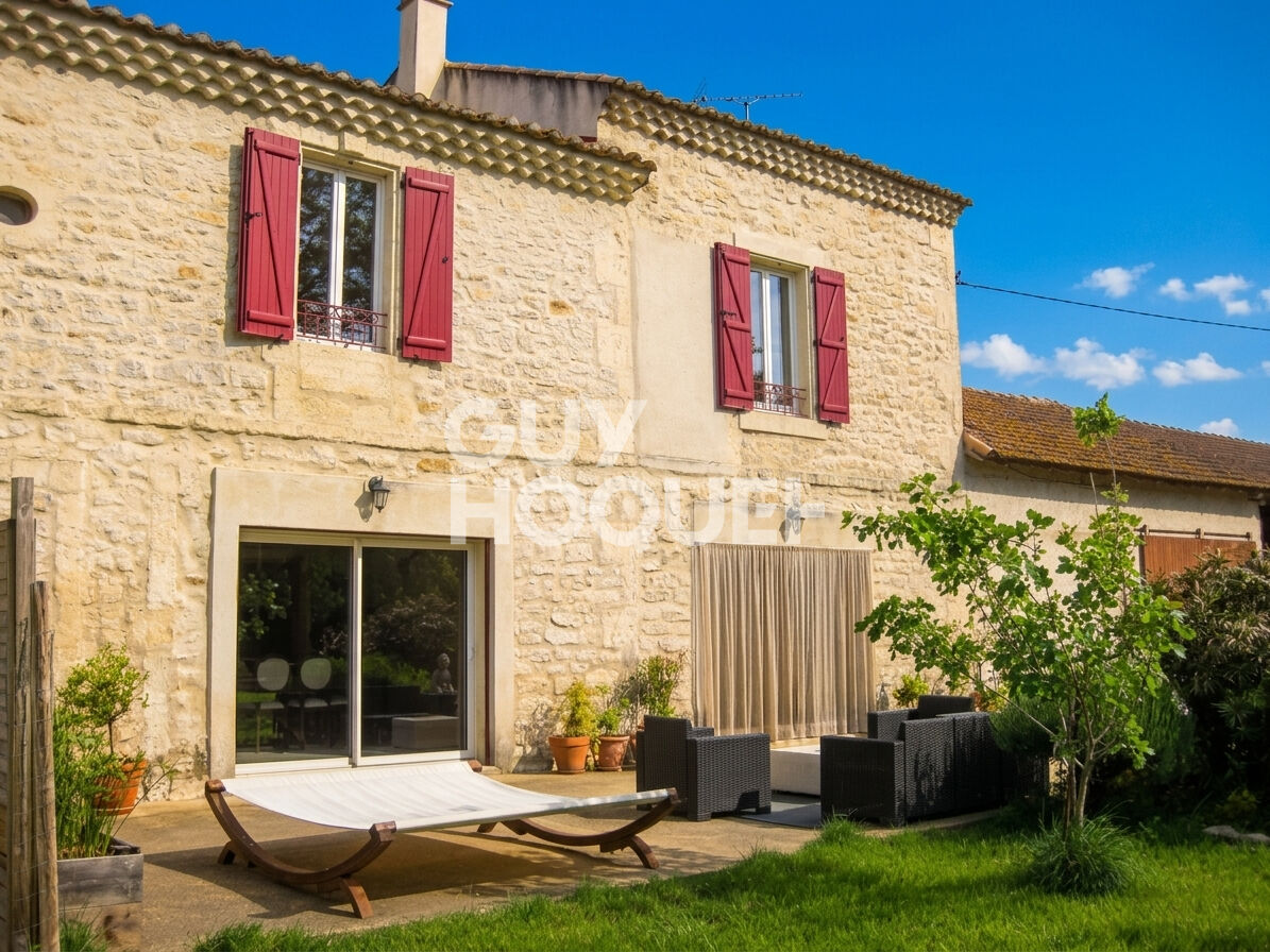 Mas en campagne , deux habitations avec garage et Hangar