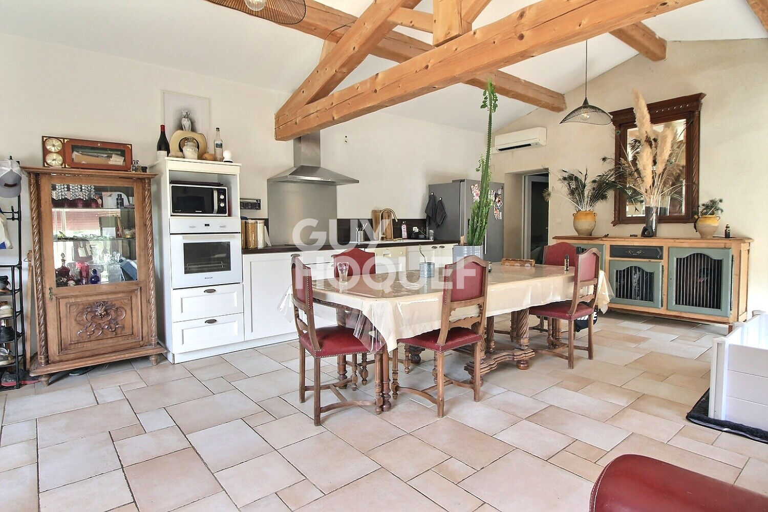Mas en campagne , deux habitations avec garage et Hangar