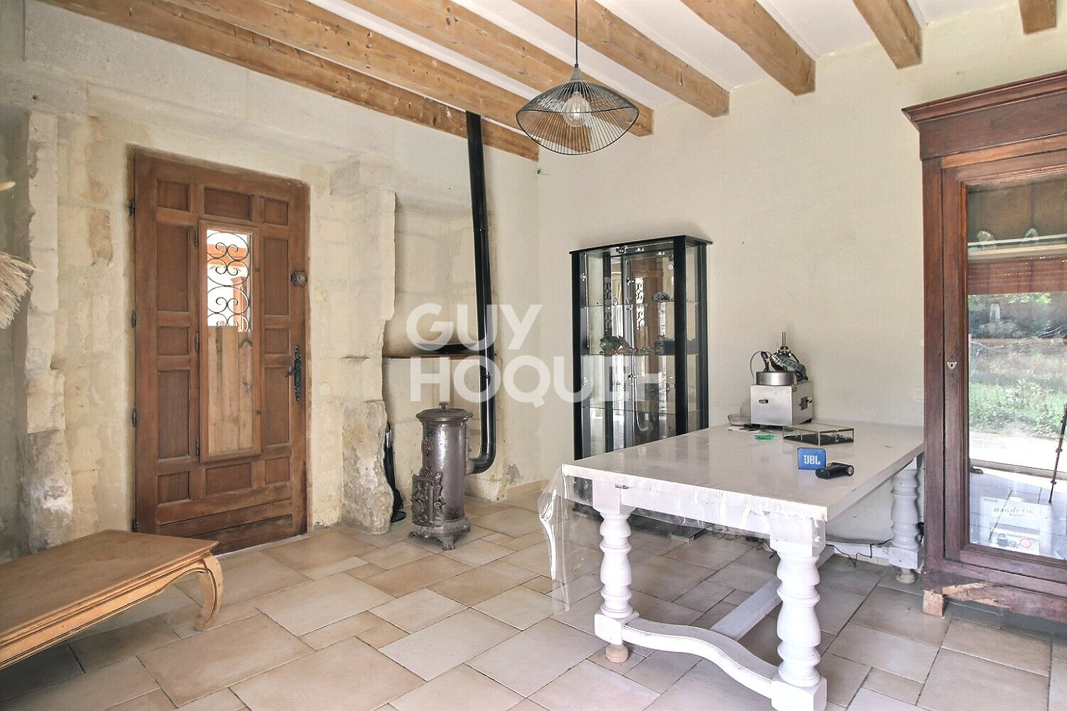Mas en campagne , deux habitations avec garage et Hangar