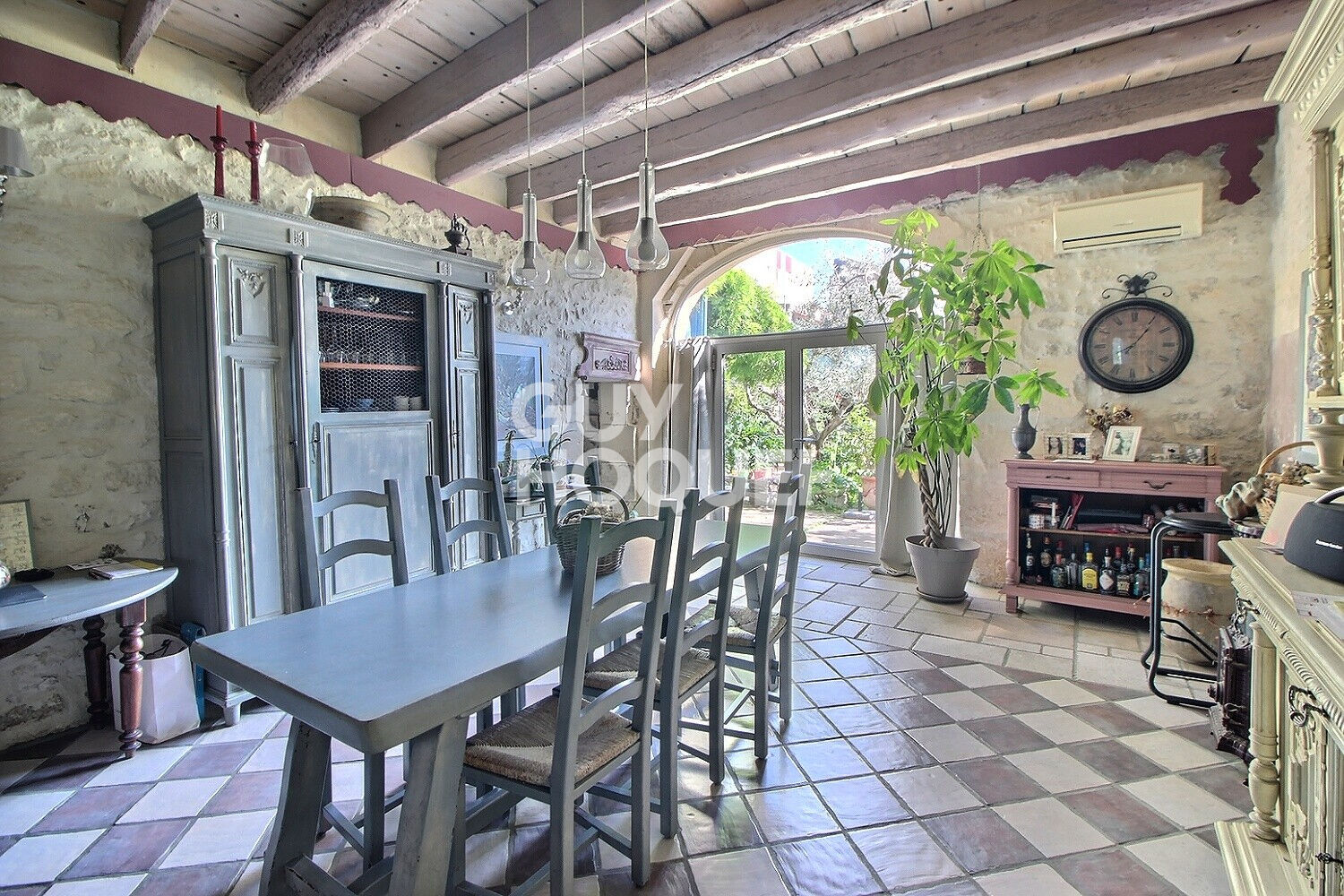 Mas Tarascon 6 pièces 209 m2