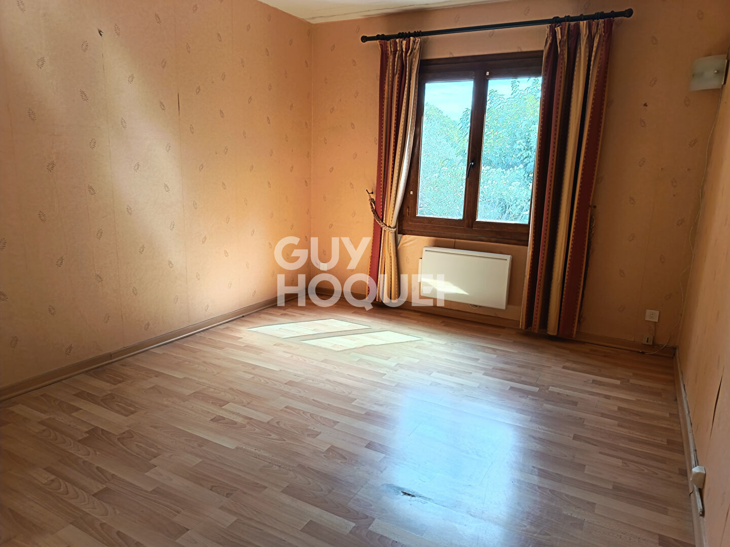 Villa de plain-pied  avec  studio indépendant et piscine - 221 m² - Caumont sur Durance