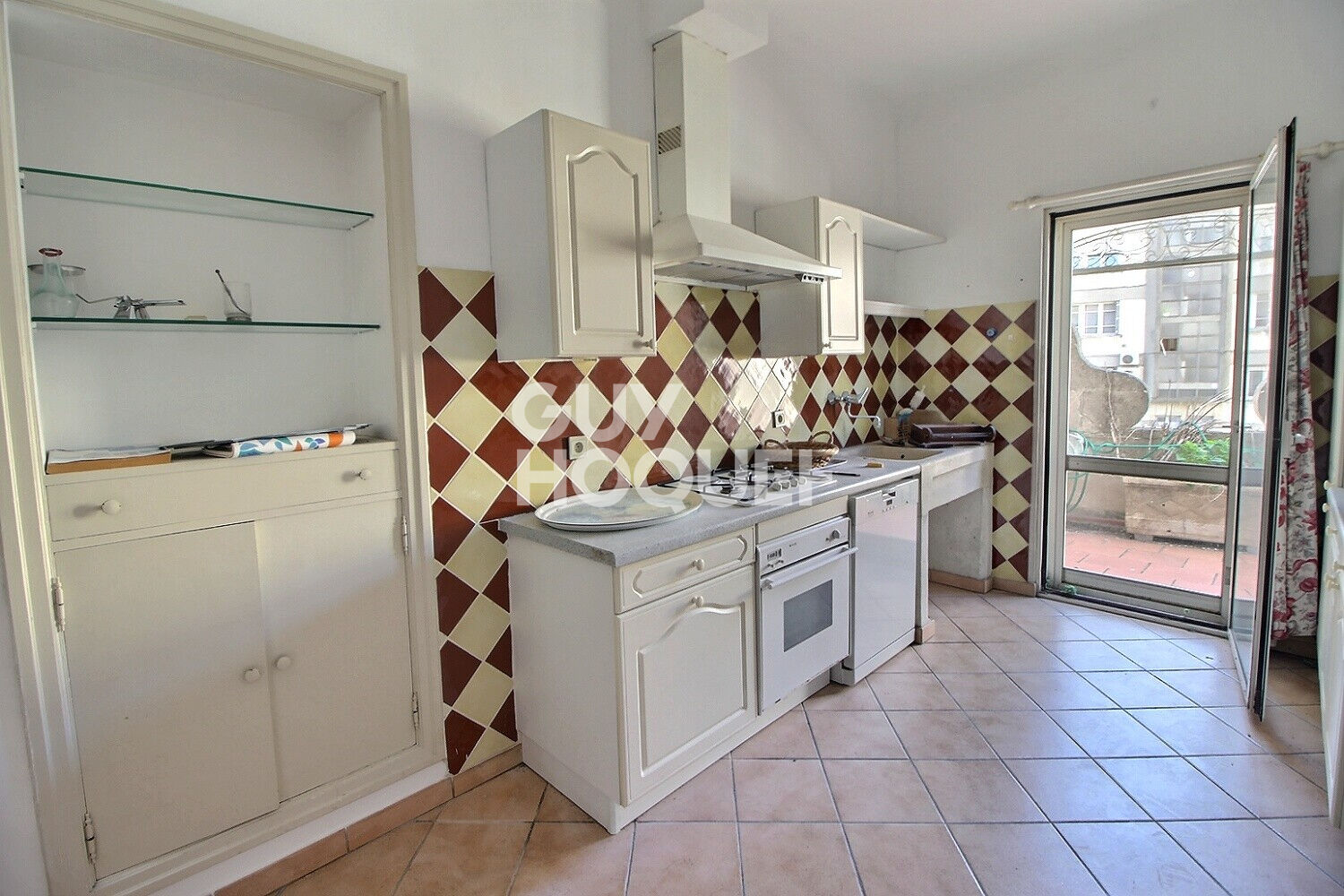 Maison Tarascon 244 m2 - Cachet cour intérieure