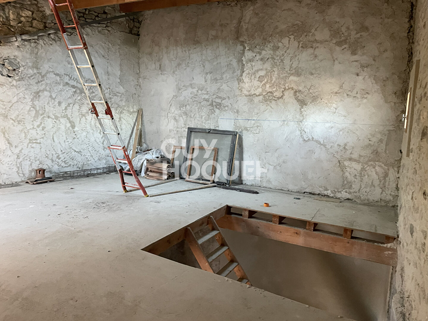 Maison de village - 90 m² - à rénover- Caumont sur Durance