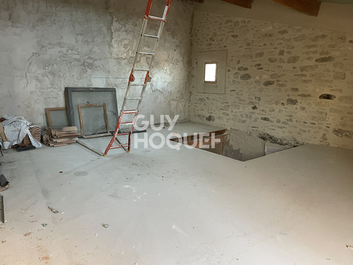 Maison de village - 90 m² - à rénover- Caumont sur Durance