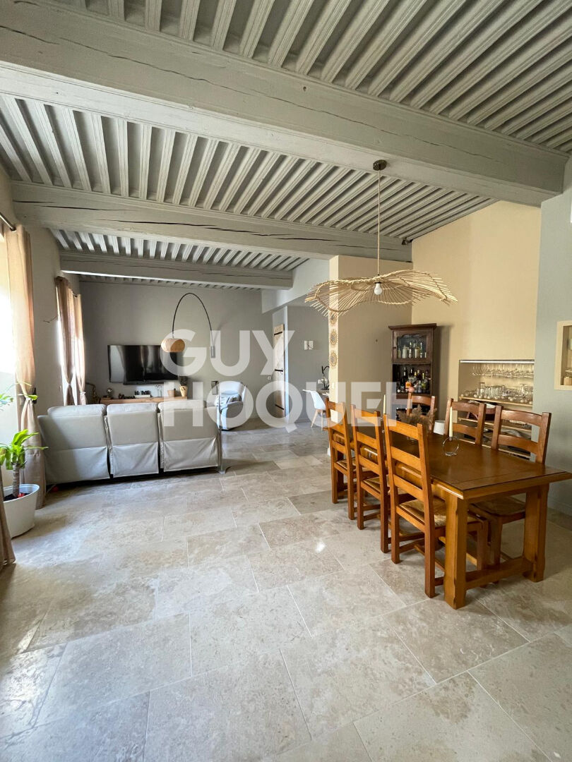 Superbe maison de village 170 m² avec garage .