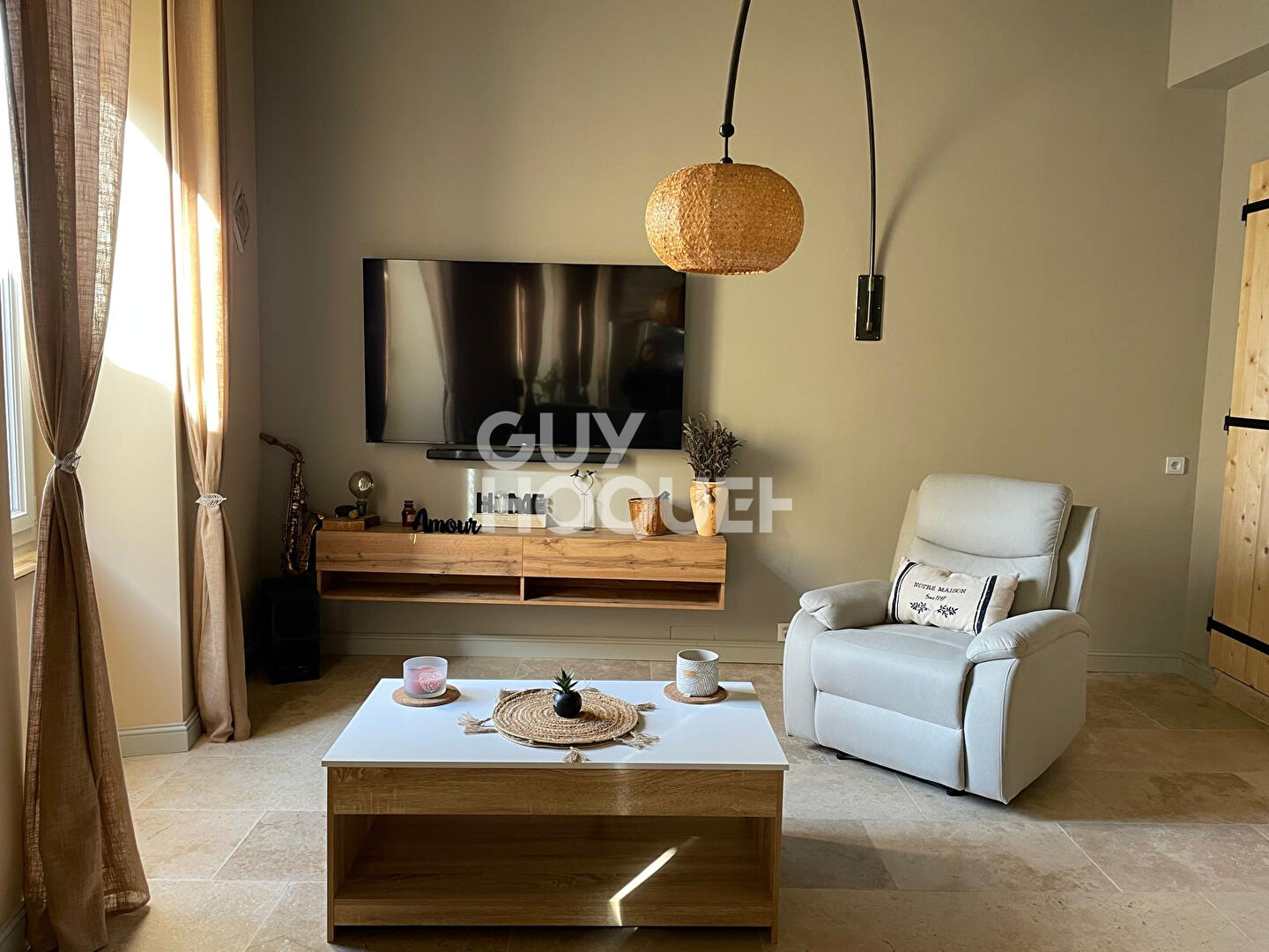 Superbe maison de village 170 m² avec garage .