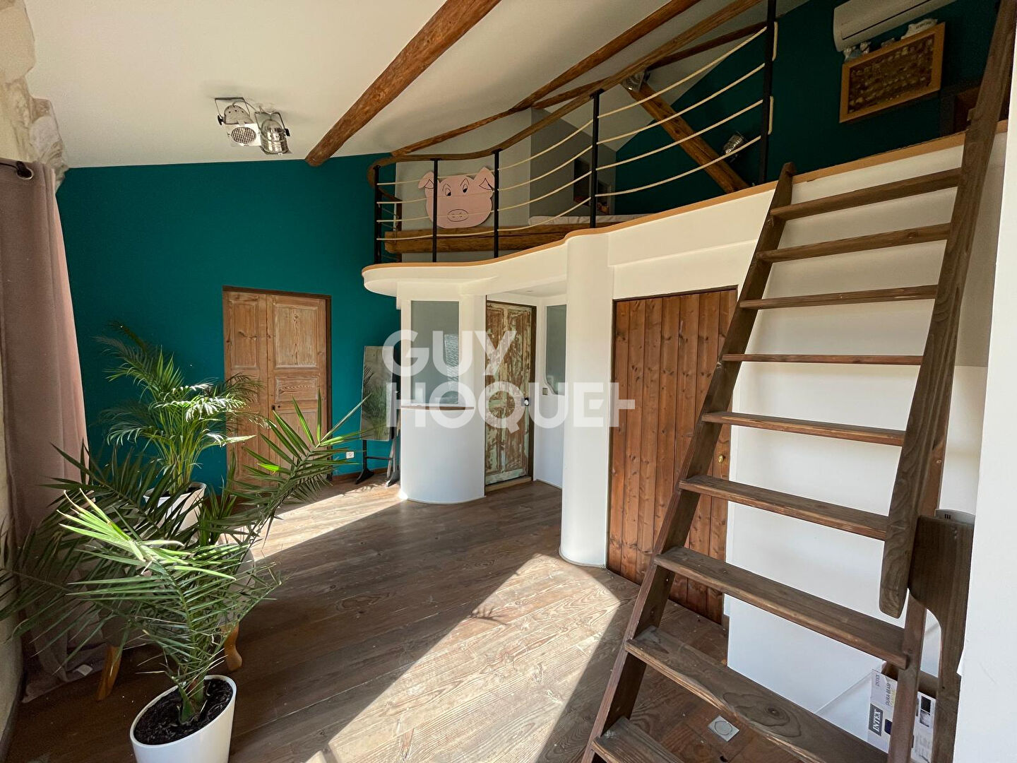 Superbe maison de village 170 m² avec garage .