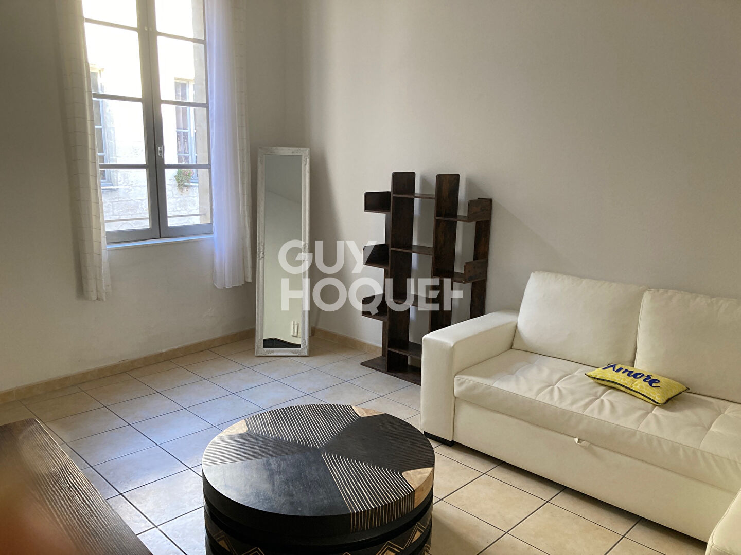 Superbe appartement meublé en parfait état, situé à deux pas du canal et de l'école I.F.O.A