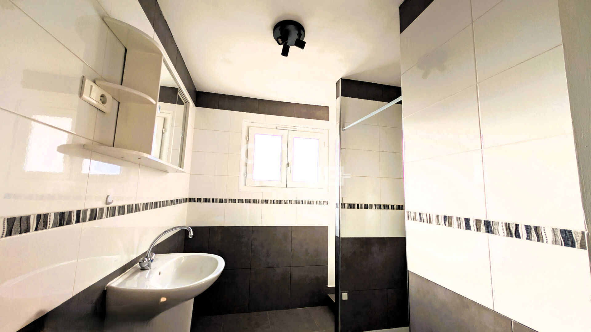 Maison Theziers 2 pièces 39.49 m2 sur terrain de 633m²