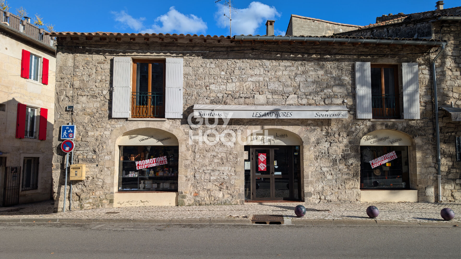 Bâtisse du XVIII siècle composé d'un  local commercial et appartement