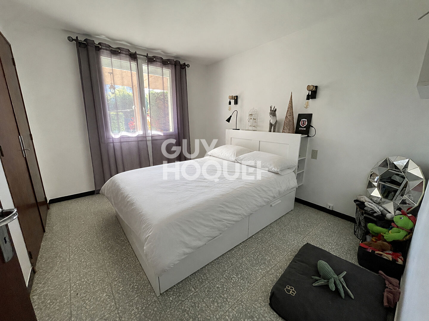 ENSEMBLE IMMOBILIER  : 2 HABITATIONS  + HANGAR DE 150 m² SUR 2 000 m² DE TERRAIN