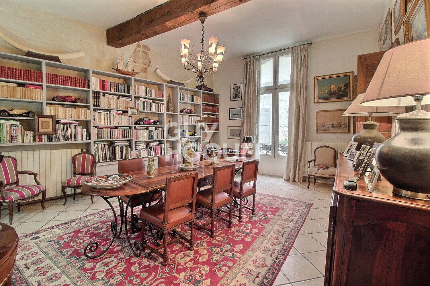 A Tarascon, Magnifique hôtel particulier