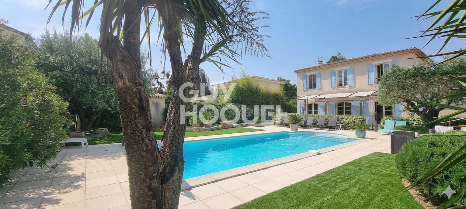 Tarascon Bastide moderne 149 m² 3 chambres jardin Piscine