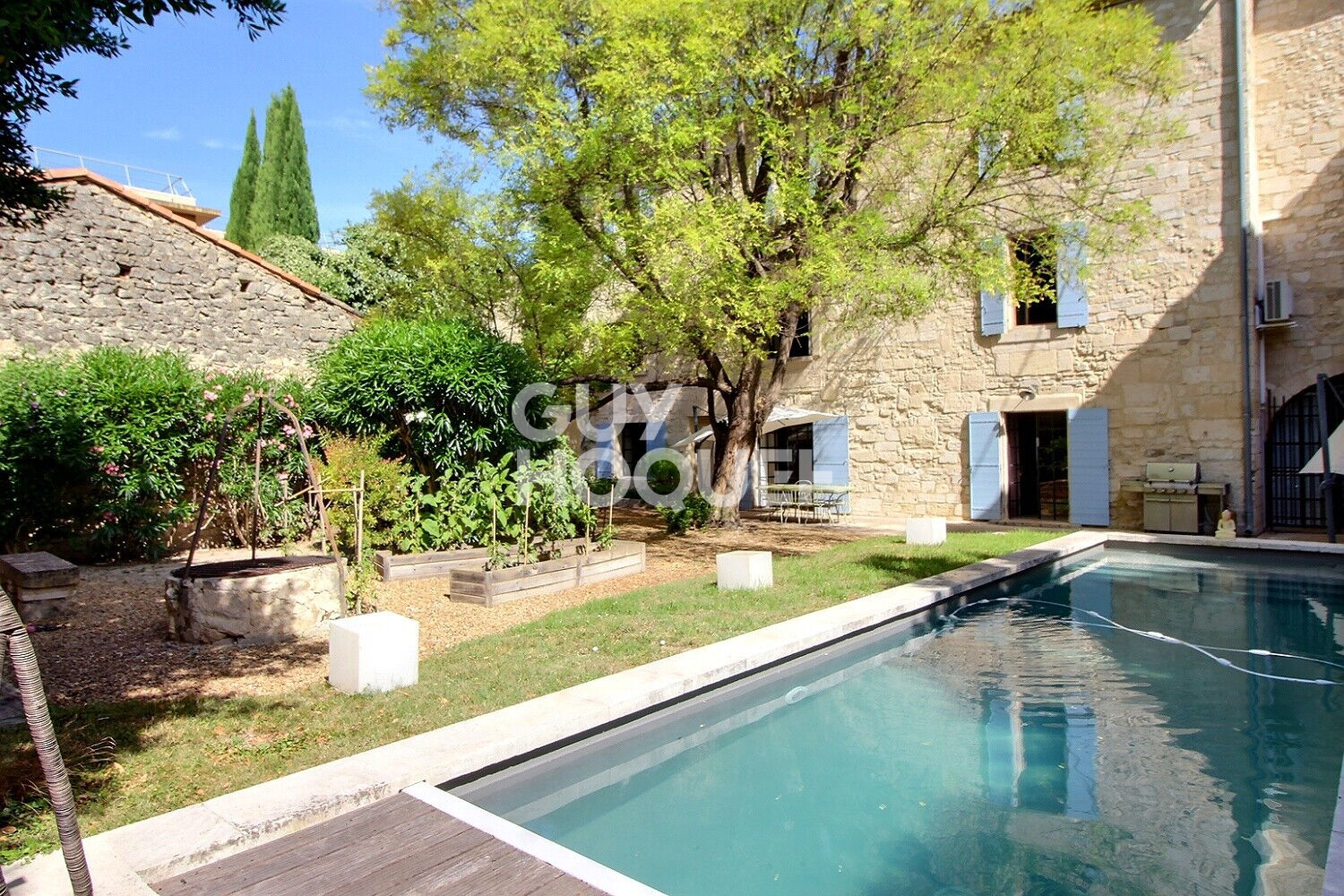 Maison 11 pièces 395 m² · à Tarascon · 395 m² · 631 500 €