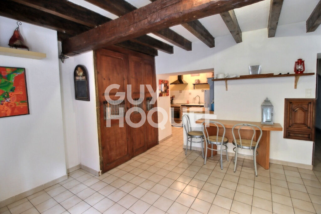 Tarascon - Maison de ville de 79 M2 - cour