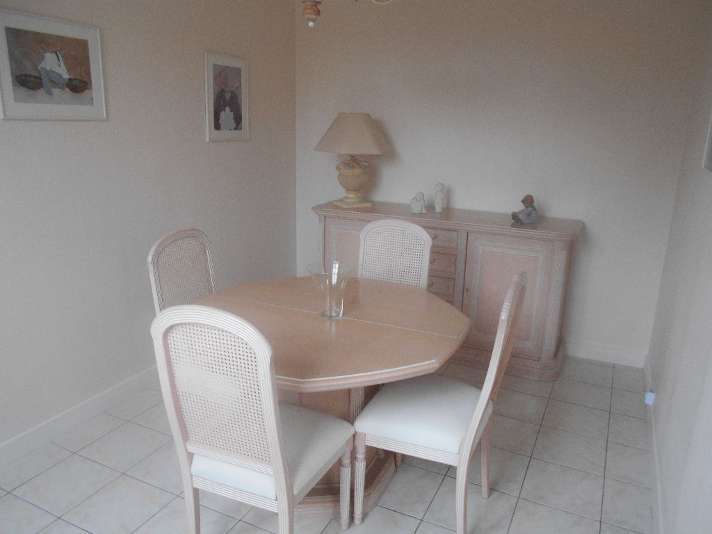 Appartement de 64 m² à vendre à CHARBONNIERES LES BAINS (69260).