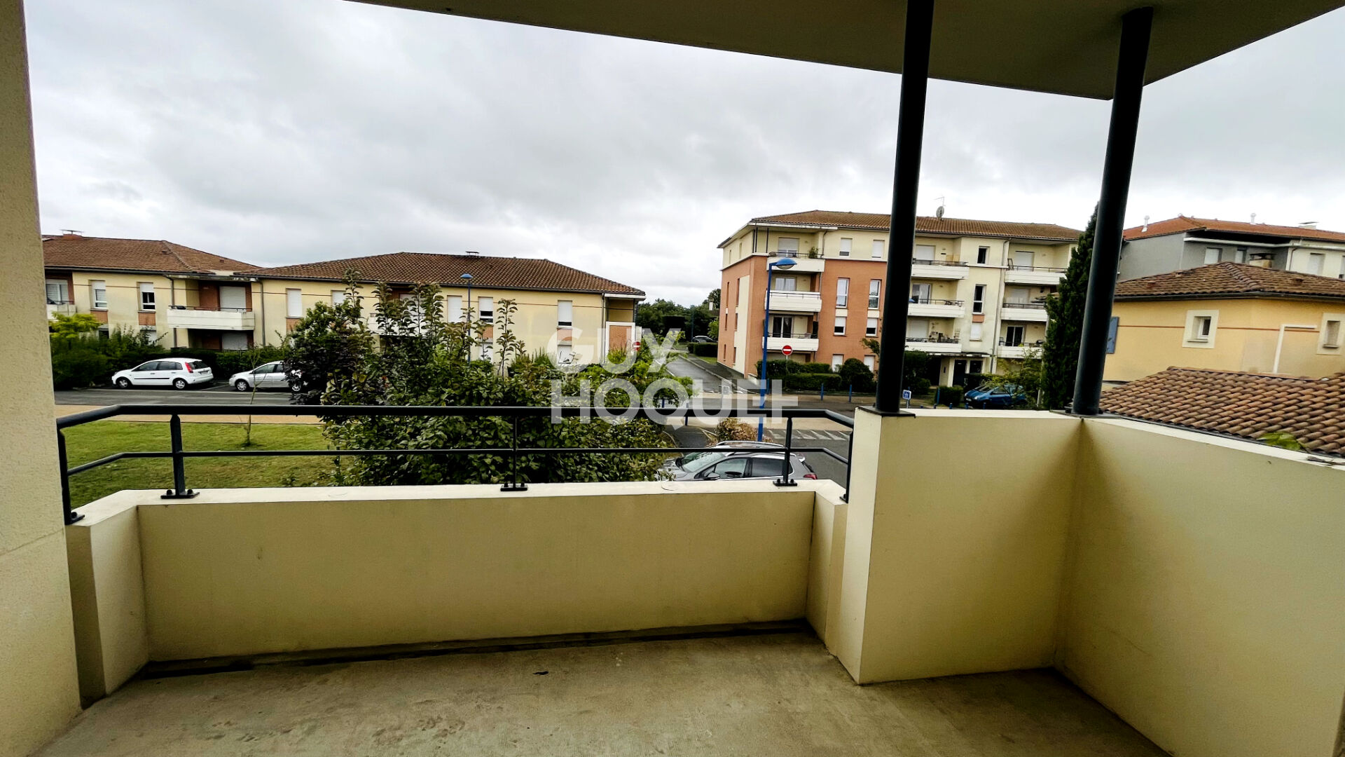 SOUS COMPROMIS LAUNAGUET, Beau 3 pièces en dernier avec terrasse et 2 parkings en sous sol