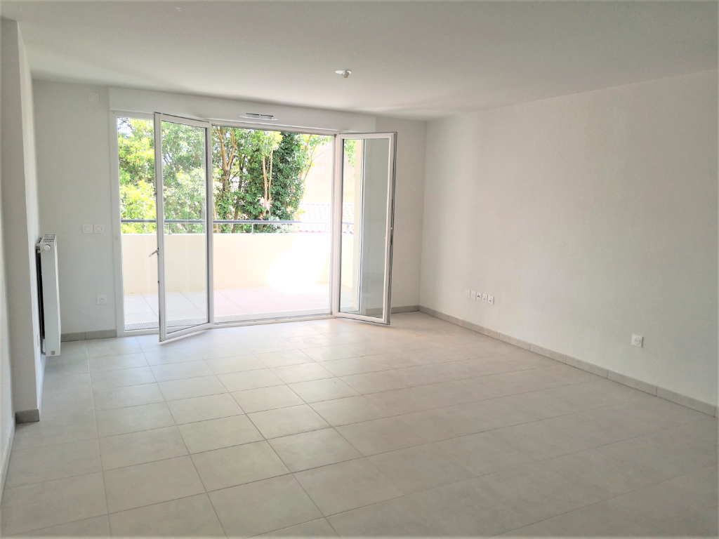 APPARTEMENT TYPE 3 NEUF TERRASSE PARKING COUVERT CASTELGINEST
