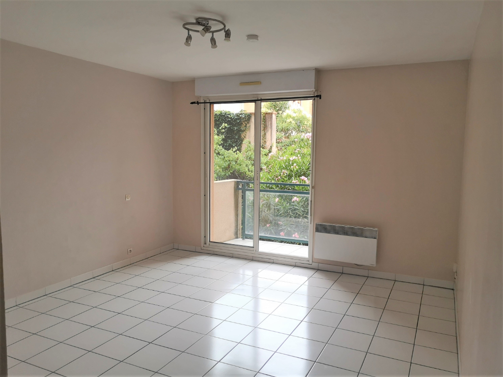 APPARTEMENT TYPE 1 AVEC BALCON ET PARKING COUVERT TOULOUSE MATABIAU METRO JEANNE D'ARC