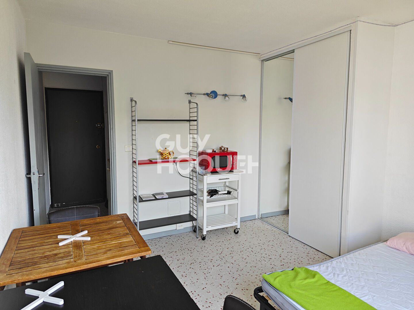 STUDIO MEUBLE AVEC PARKING SOUS SOL TOULOUSE SAINT AGNE