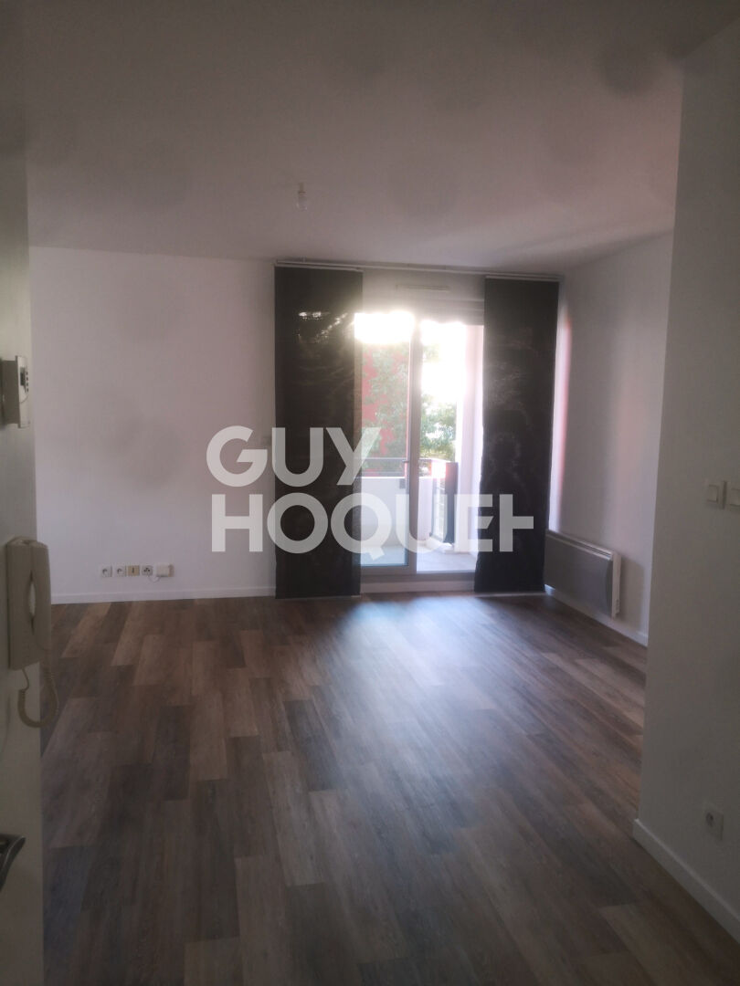 APPARTEME?NT TYPE 3 ANNEE 2012 RENOVE TERRASSE PARKING COUVERT JARDIN NIEL SAINT AGNE