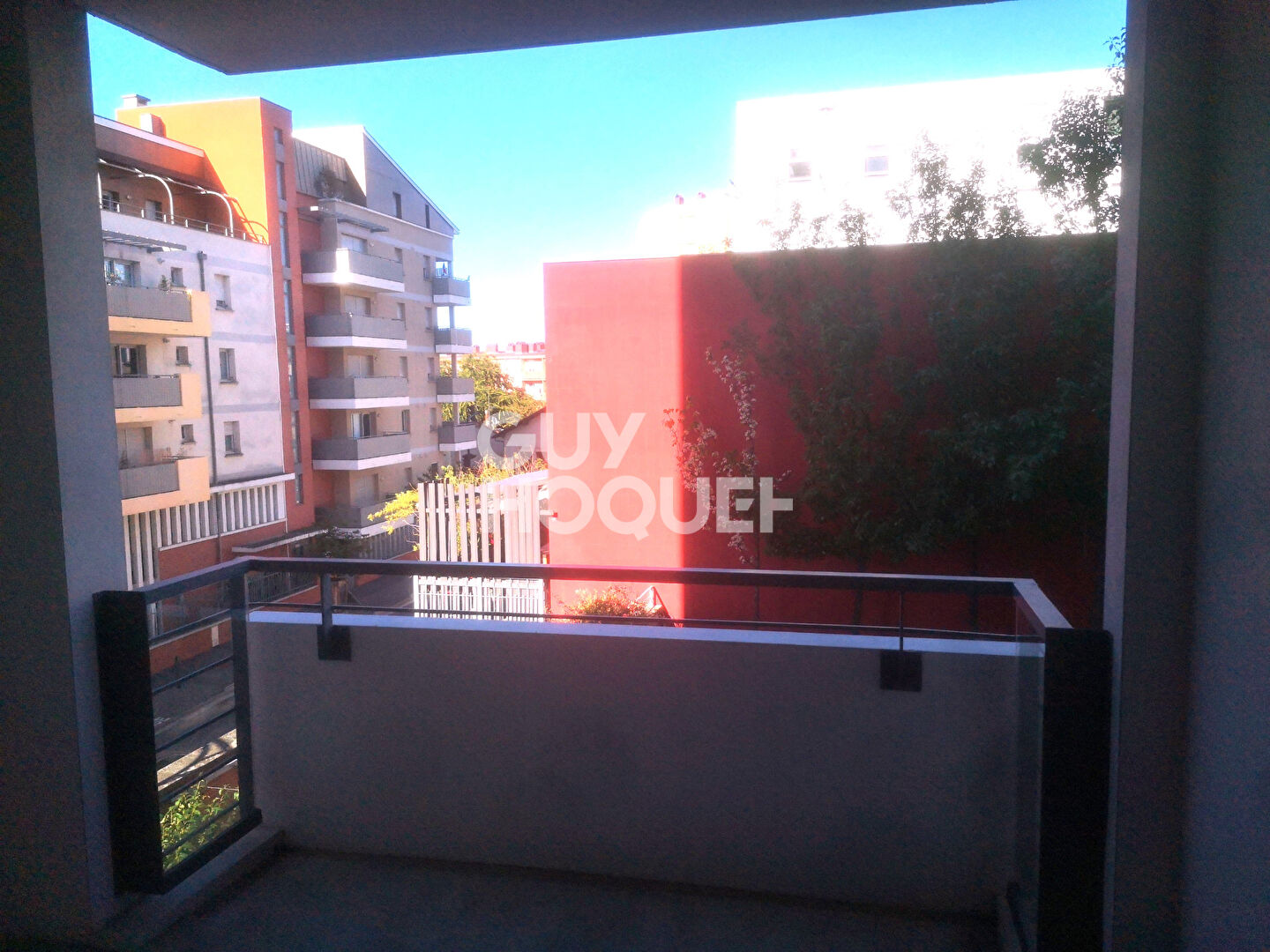 APPARTEME?NT TYPE 3 ANNEE 2012 RENOVE TERRASSE PARKING COUVERT JARDIN NIEL SAINT AGNE