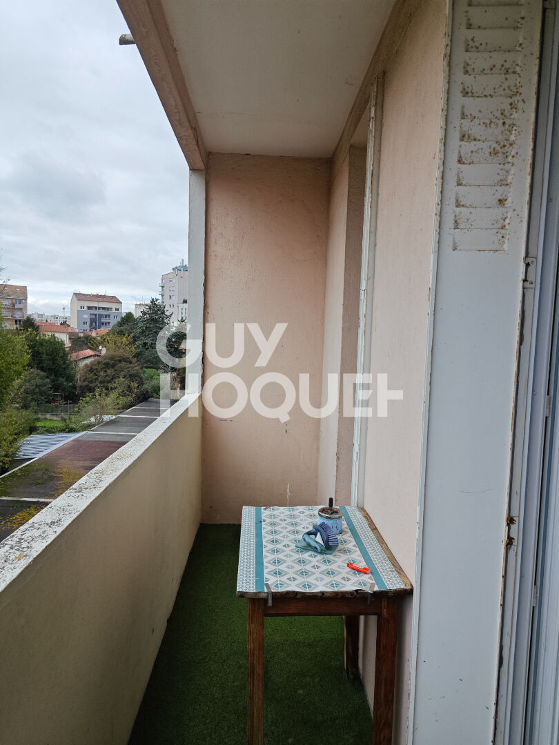 APPARTEMENT TYPE 2 BALCON CAVE PARKING  SAINT AGNE