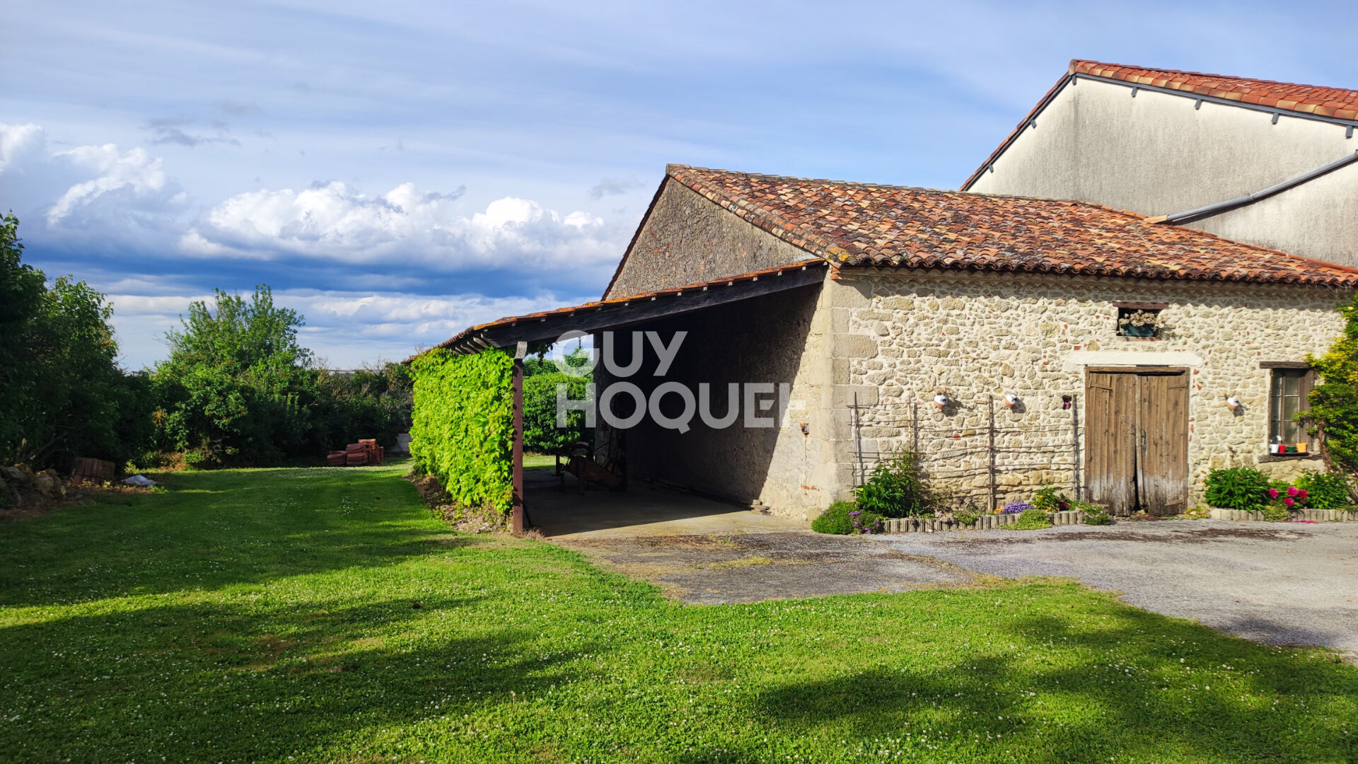 Maison 6 pièce(s)+dépendances