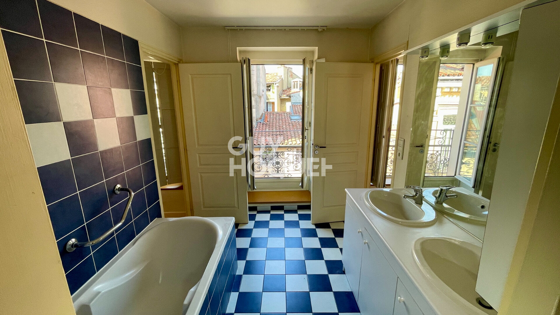 A louer, Toulouse T3 de Charme 108 m², Ascenseur, à 2 pas du Capitole !