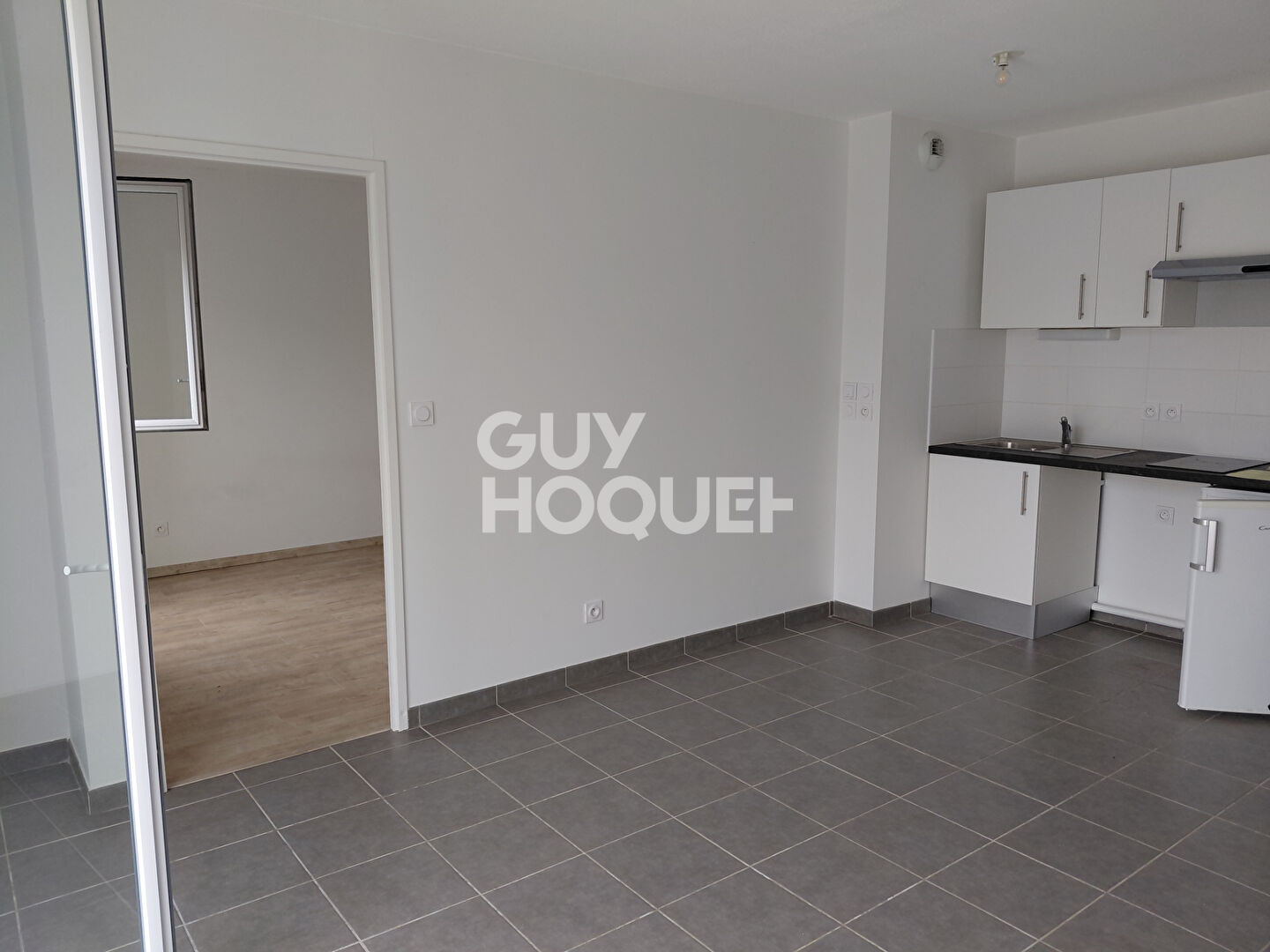 2 pièce(s)+terrasse+pkg sous-sol