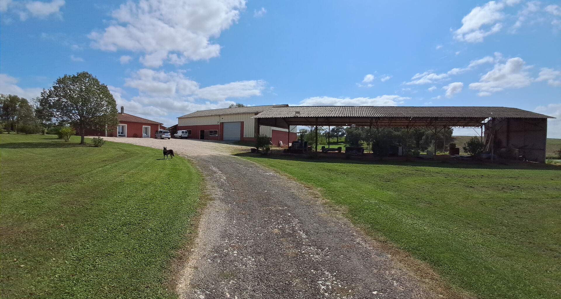 Propriété  proche Gimont 7 pièces 200 m2  avec dépendances sur 7.8 hectares