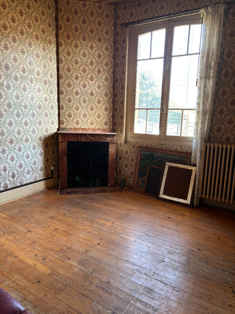 COTE PAVEE A DEUX PAS DE  SAINTE MARIE DES CHAMPS GRANDE MAISON  FAMILIALE A RENOVER