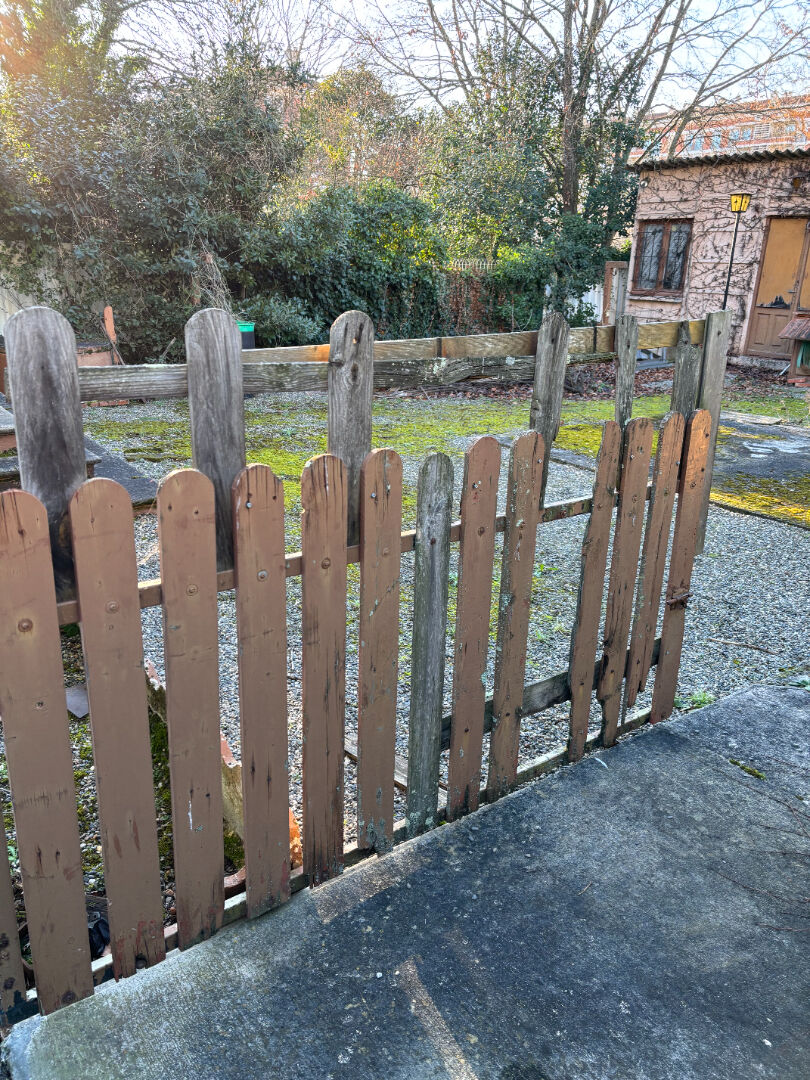 COTE PAVEE A DEUX PAS DE  SAINTE MARIE DES CHAMPS GRANDE MAISON  FAMILIALE A RENOVER