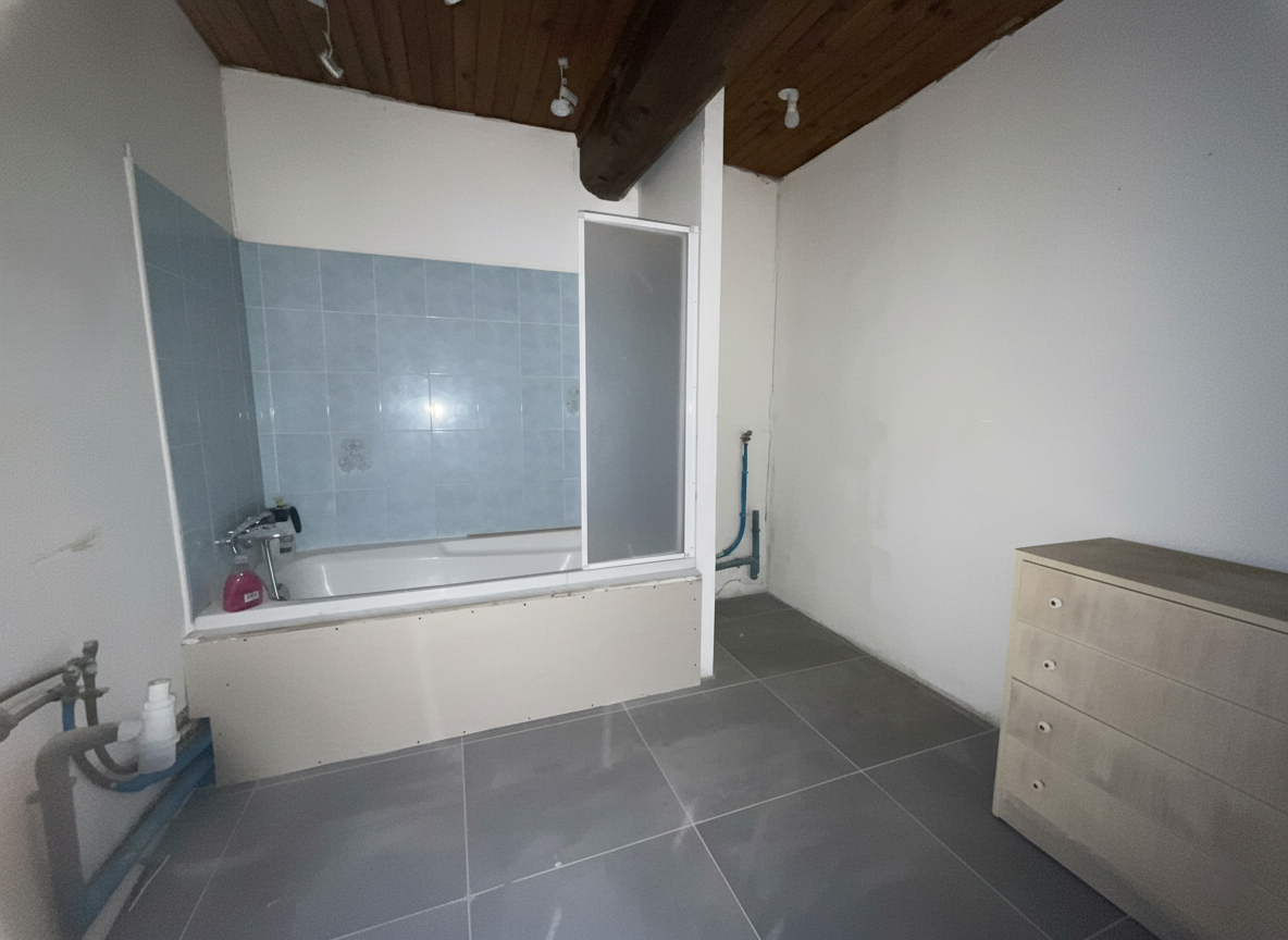 Appartement  4 pièce(s) 106 m2 - jardin - place de parking extérieur