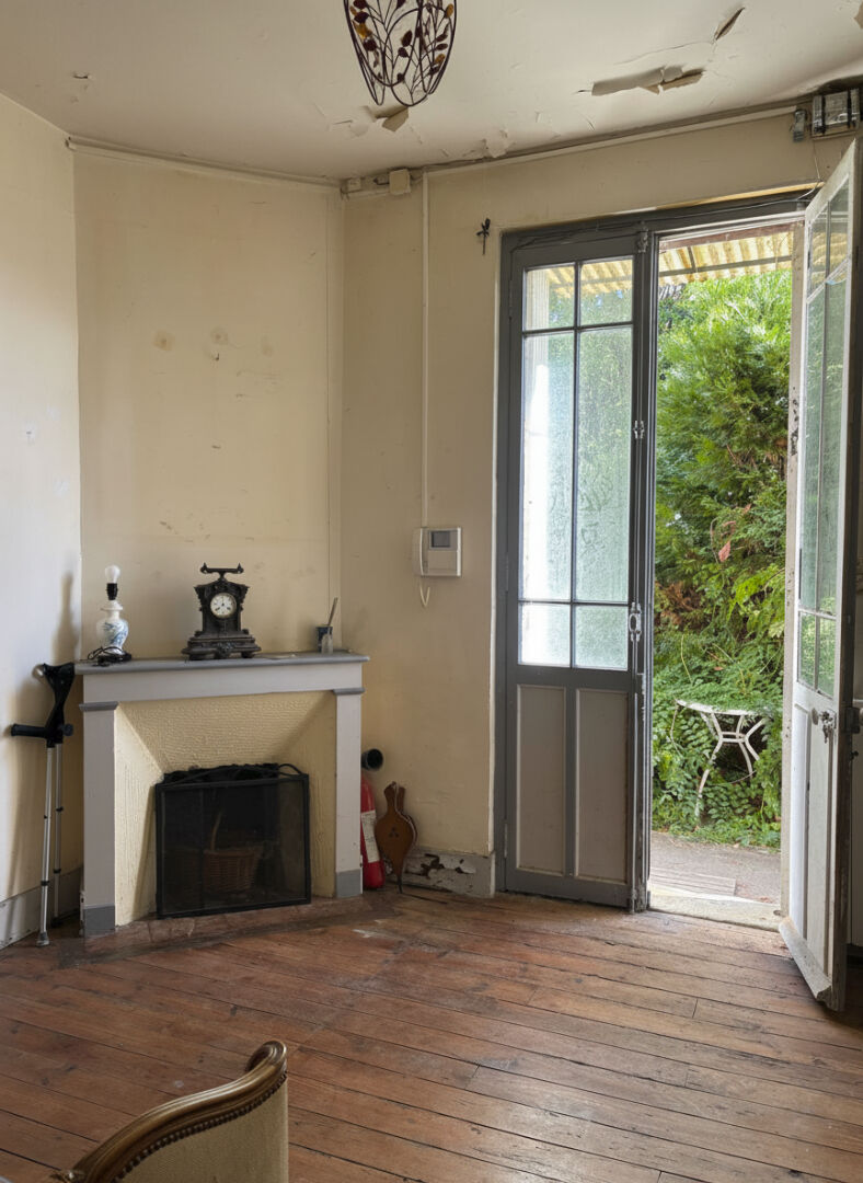 COEUR COTE PAVEE  MAGNIFIQUE  TOULOUSAINE  DE TYPE  6 A RENOVER