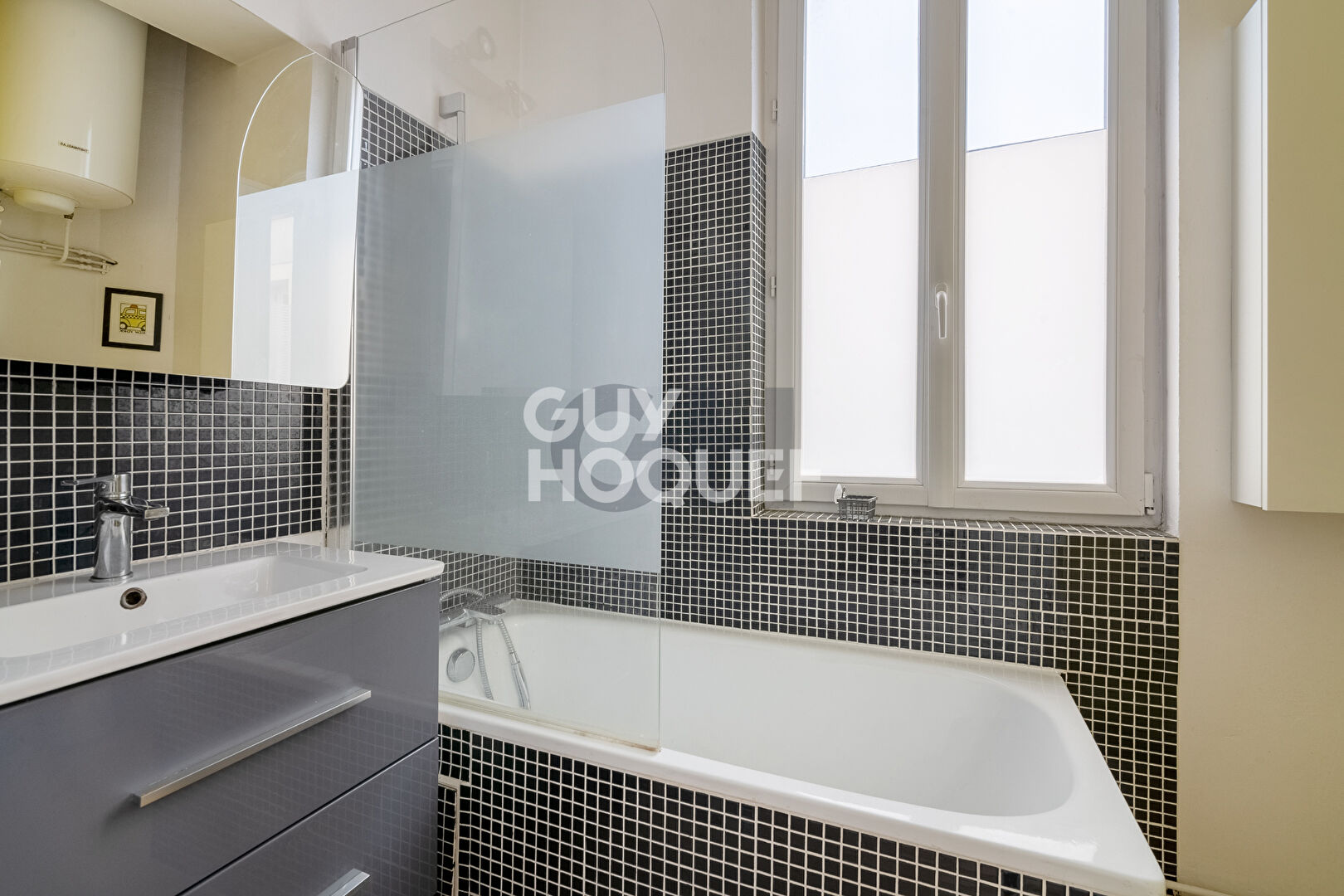 SAINT MICHEL _ T2 parfait état