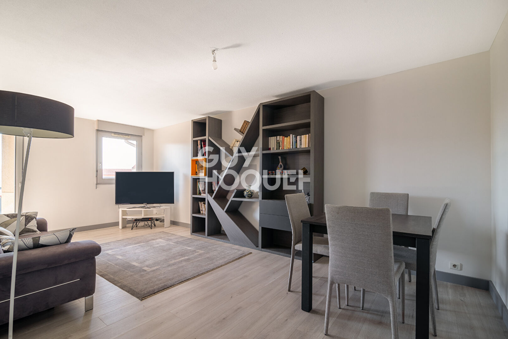 EXCLUSIVITÉ - ARÈNES - DERNIER ÉTAGE - BEAU T3  AVEC BALCON ET GARAGE