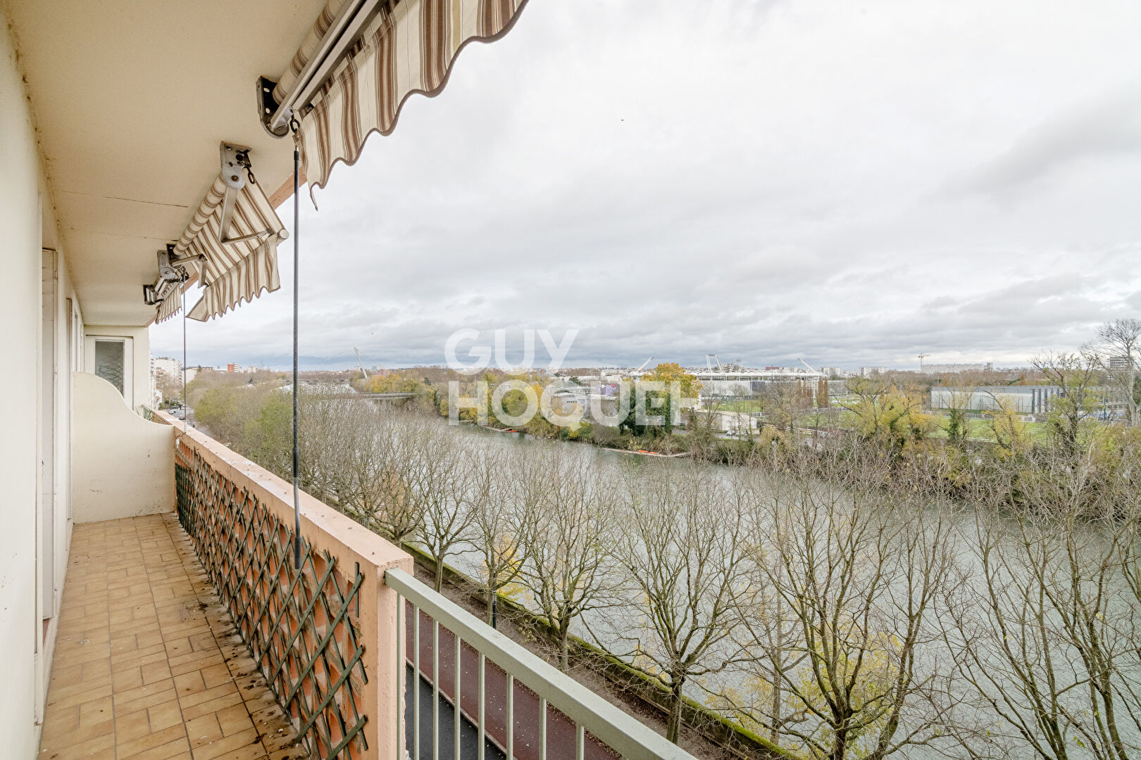 Croix de Pierre : T4 vue Garonne avec parking et caves !