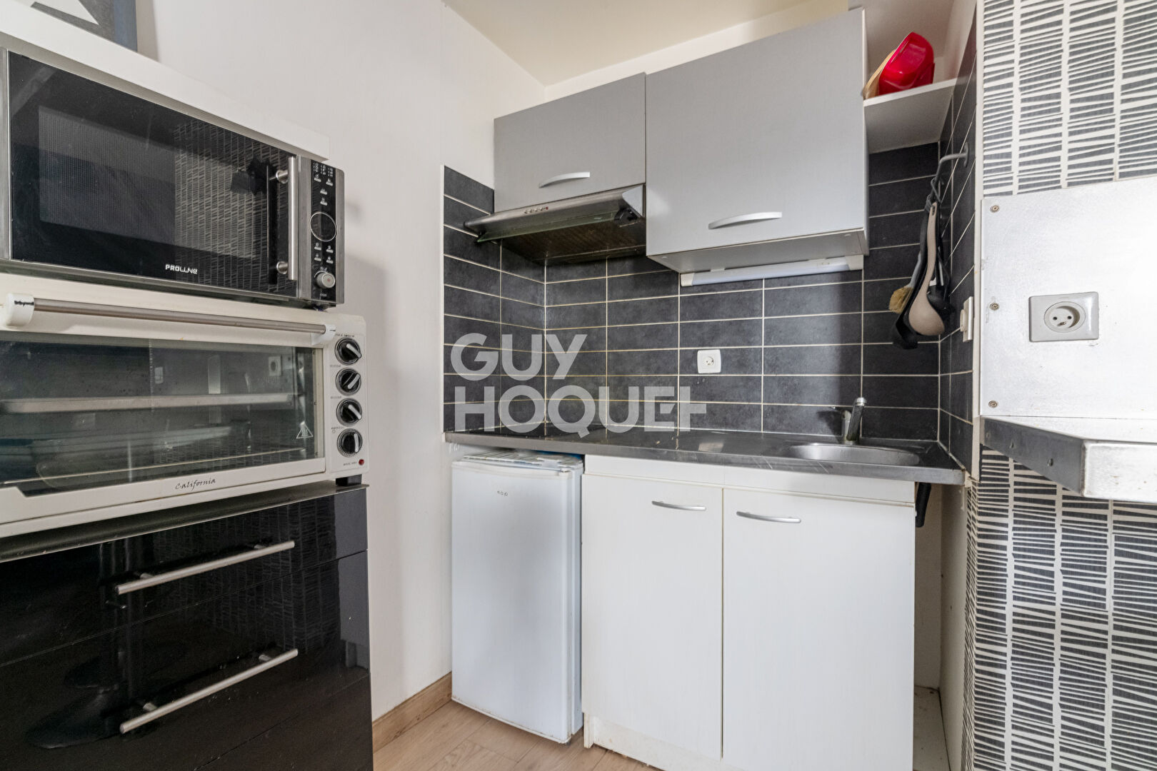 Studio meublé avec terrasse. Toulouse secteur Saint-Michel / Conseil régional