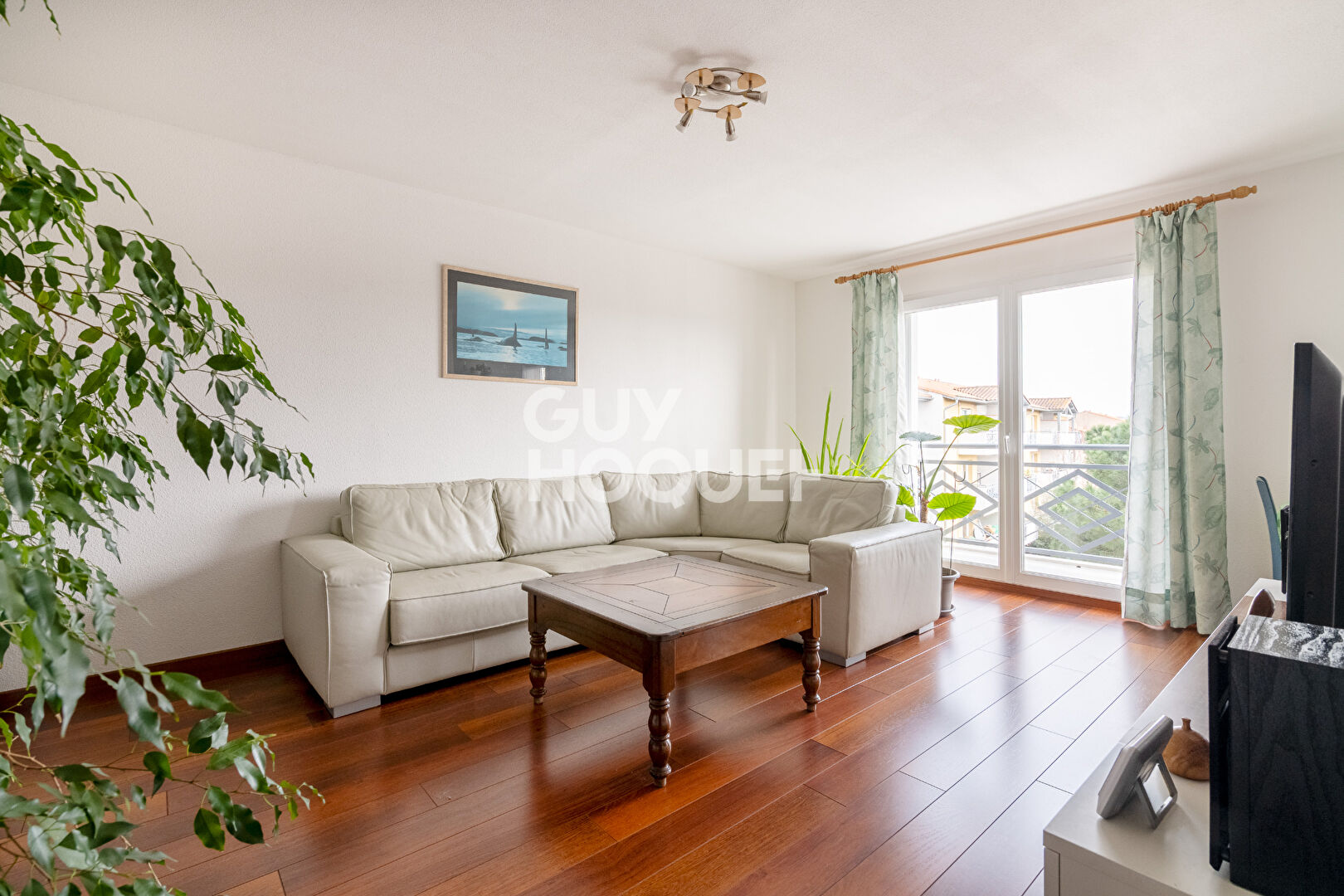 À vendre : Appartement T3 clés en main avec parking et balcon.