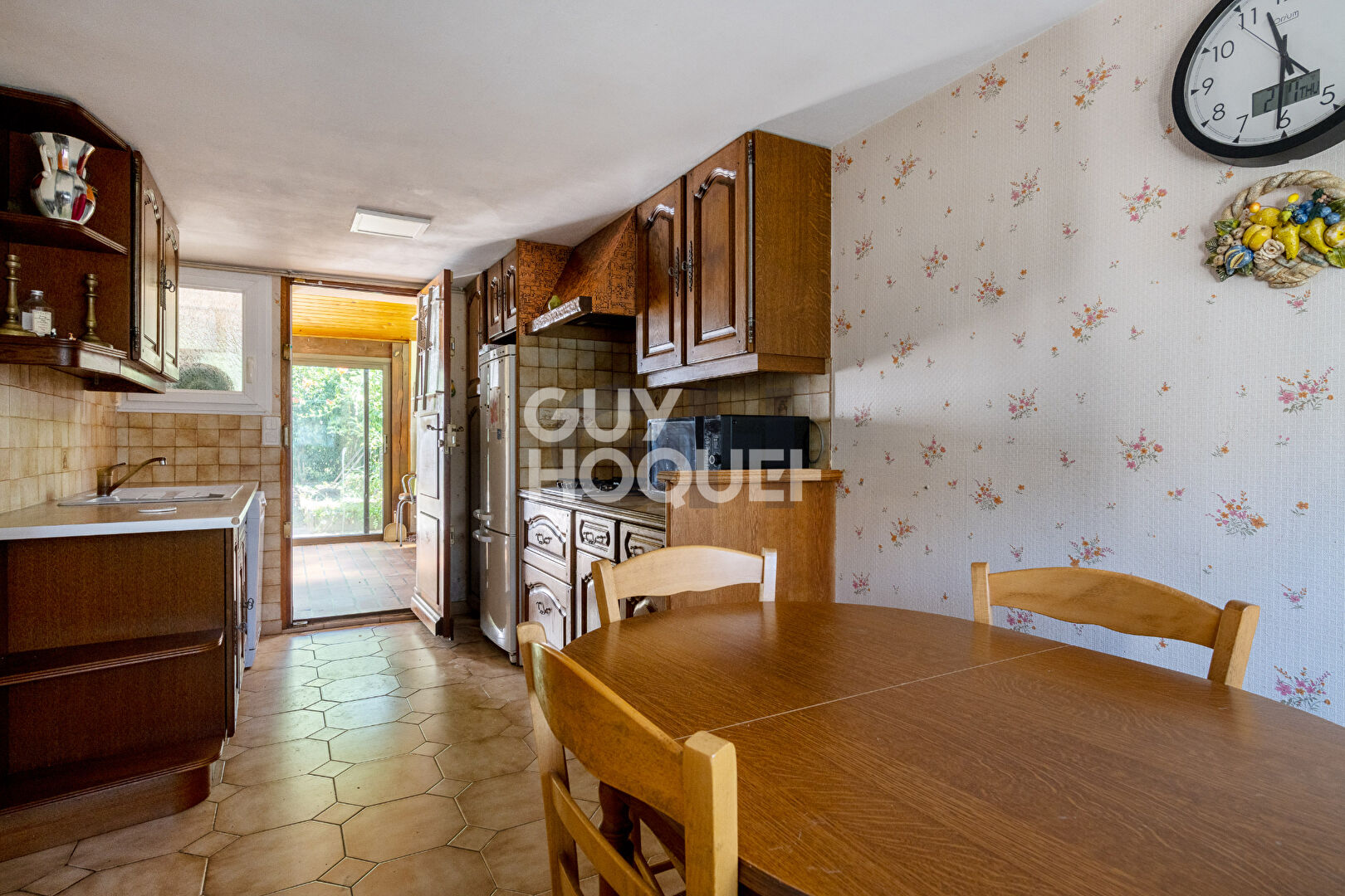 Maison familiale avec jardin, garage et 4 chambres   Réf 6154