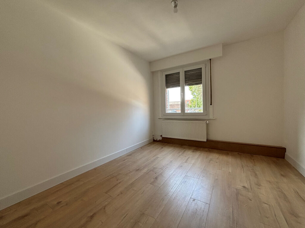 LOT  2 APPARTEMENT PORTE GAUCHE