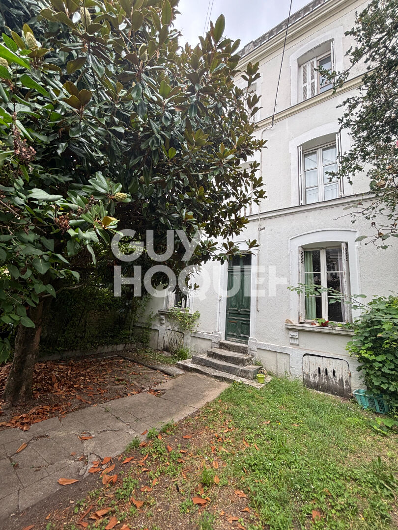 TOURS - BLANQUI - 9 PIECES -189m²