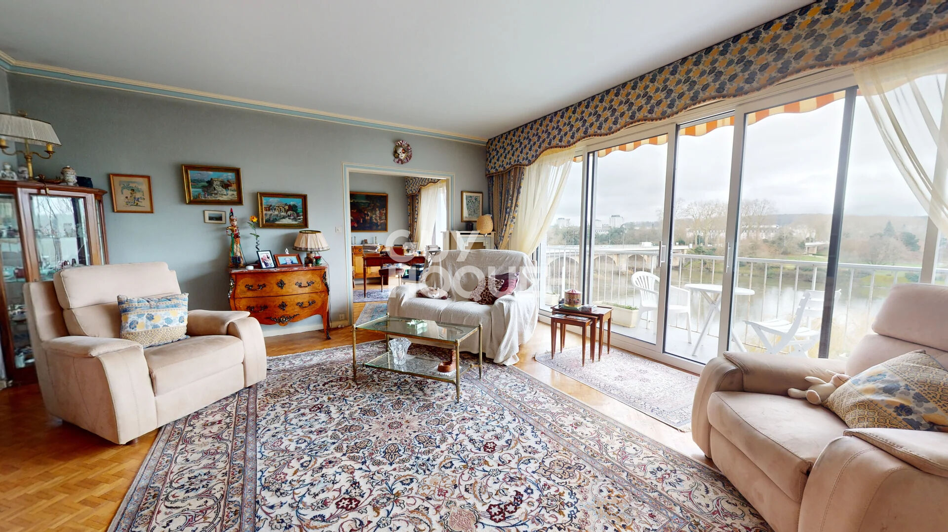 Très bel appartement de149 M²- 4 Chambres- Vue sur le Cher