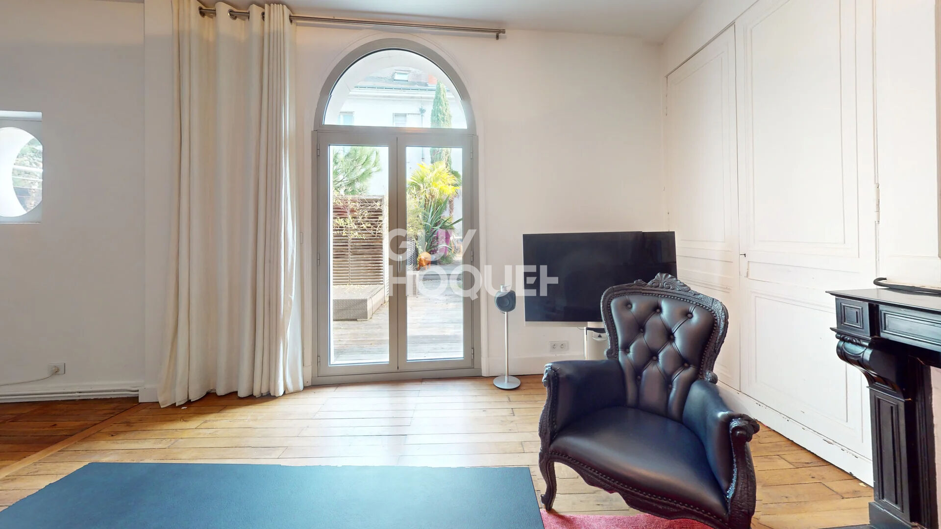 RARE AU COEUR DES HALLES