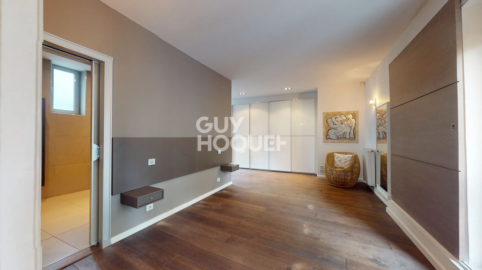 RARE AU COEUR DES HALLES