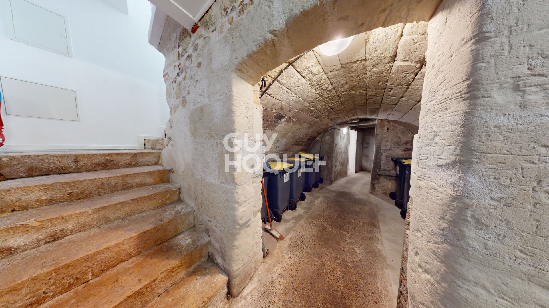 Maison Luynes 10 pièce(s) 232 m2