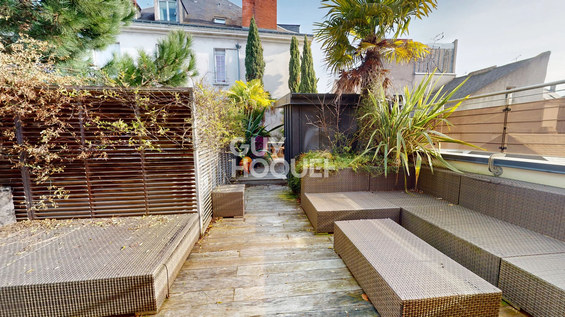 RARE AU COEUR DES HALLES