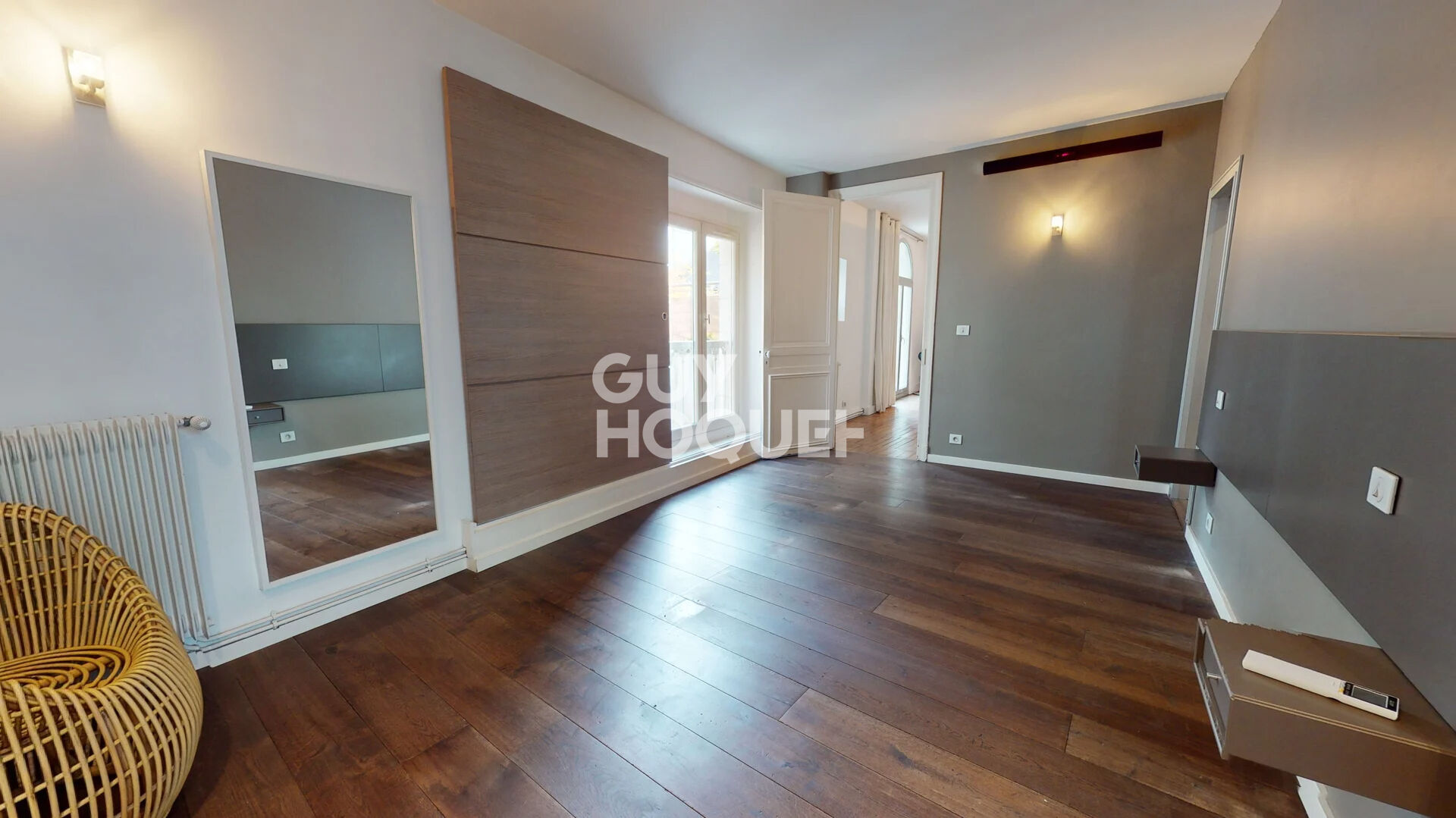 RARE AU COEUR DES HALLES